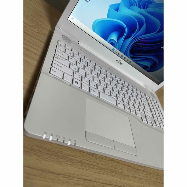 単品購入可 FUJITSU美品ノートパソコン第7世代Corei7SSD512Gメモリ16GB