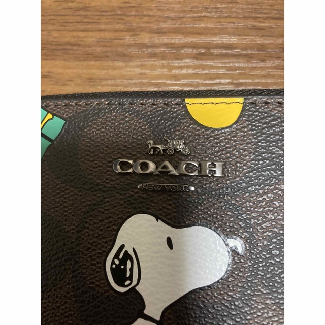 COACH(コーチ)のほぼ未使用コーチ　コラボ　二つ折り財布 レディースのファッション小物(財布)の商品写真