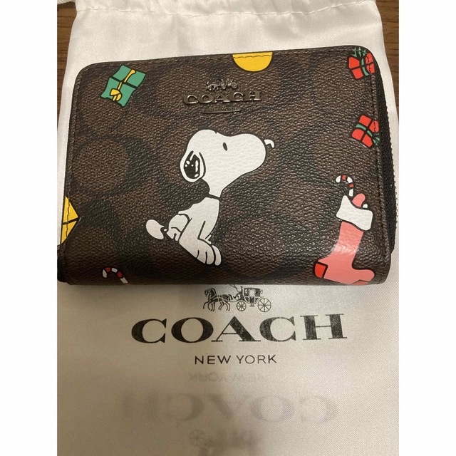 COACH(コーチ)のほぼ未使用コーチ　コラボ　二つ折り財布 レディースのファッション小物(財布)の商品写真