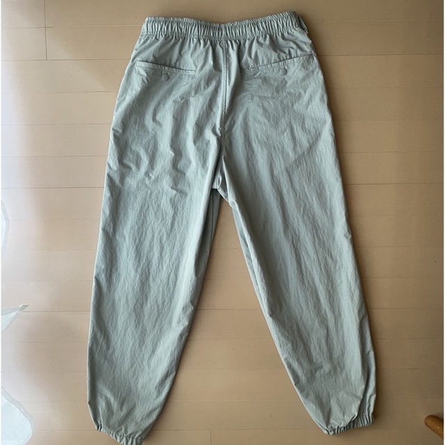 DESCENDANT(ディセンダント)のDESCENDANT 23ss  WHARF NYLON TROUSERS ２ メンズのパンツ(ワークパンツ/カーゴパンツ)の商品写真