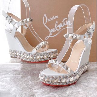 クリスチャンルブタン(Christian Louboutin)のルブタン　スタッズ　ウェッジ　カタクロウ　ハイヒール　ストラップ　サンダル　美品(サンダル)