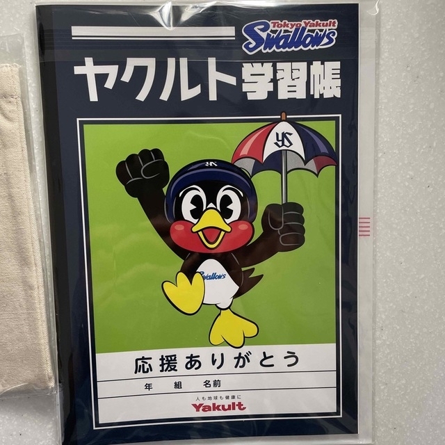 東京ヤクルトスワローズ(トウキョウヤクルトスワローズ)のレイバン　トートバッグ　つば九郎　ノートセット スポーツ/アウトドアの野球(記念品/関連グッズ)の商品写真