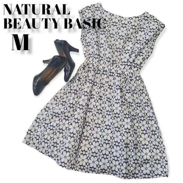 NATURAL BEAUTY BASIC(ナチュラルビューティーベーシック)のNATURAL BEAUTY BASIC　花柄ワンピース　M　レディース服 レディースのワンピース(ひざ丈ワンピース)の商品写真