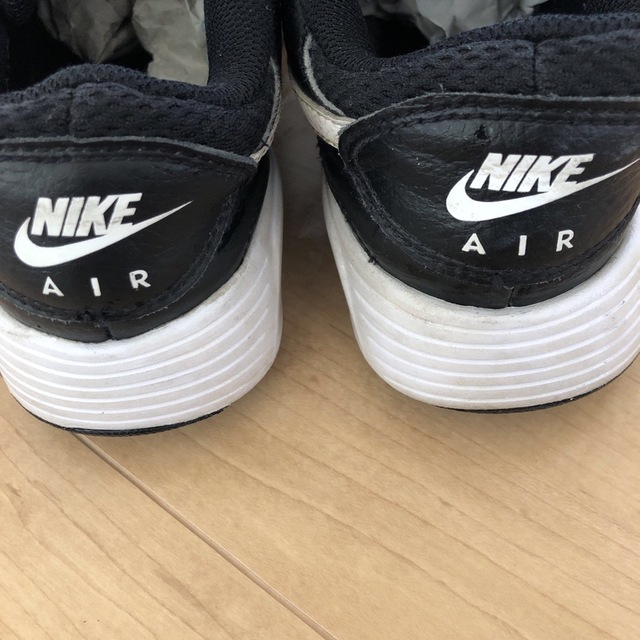 NIKE(ナイキ)の専用　ナイキ　エアマックス　スニーカー　22.5㎝ キッズ/ベビー/マタニティのキッズ靴/シューズ(15cm~)(スニーカー)の商品写真