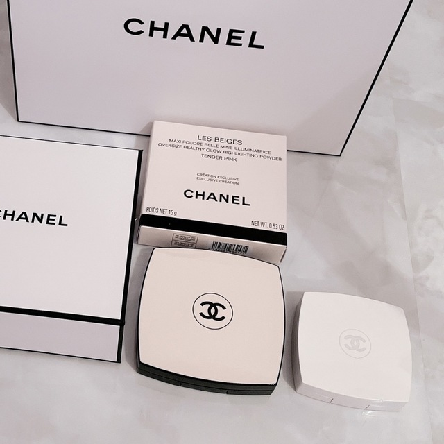 CHANEL(シャネル)のレ ベージュ マキシ プードゥル ベル ミンテンダー ピンク 新品未使用箱付き コスメ/美容のベースメイク/化粧品(フェイスパウダー)の商品写真