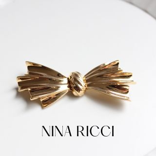 美品 ニナリッチ NINA RICCI ブローチ リボンモチーフ レディース