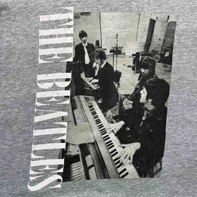 THE BEATLES(ビートルズ)のザ・ビートルズ　Tシャツ　バンドT グレー　Beatles 古着　Lサイズ レディースのトップス(Tシャツ(半袖/袖なし))の商品写真