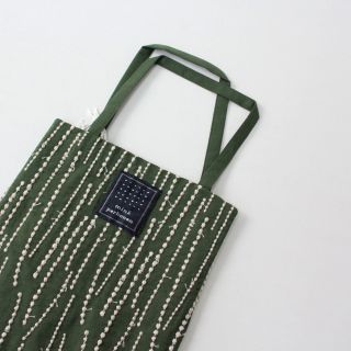 ミナペルホネン(mina perhonen)の未使用 mina perhonen ミナペルホネン rain grass ミニバッグ/グリーン 刺繍【2400013266390】(トートバッグ)