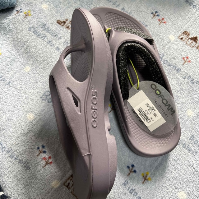 OOFOS(ウーフォス)のウーフォス   OOFOS リカバリーサンダル　　人気の24センチ レディースの靴/シューズ(サンダル)の商品写真