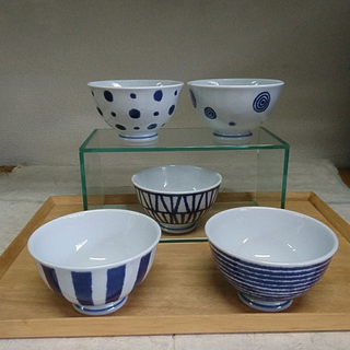 ハサミ(HASAMI)の波佐見焼　新発売‼️藍玉　軽量茶碗5個セット　数量限定特別価格❣️(食器)