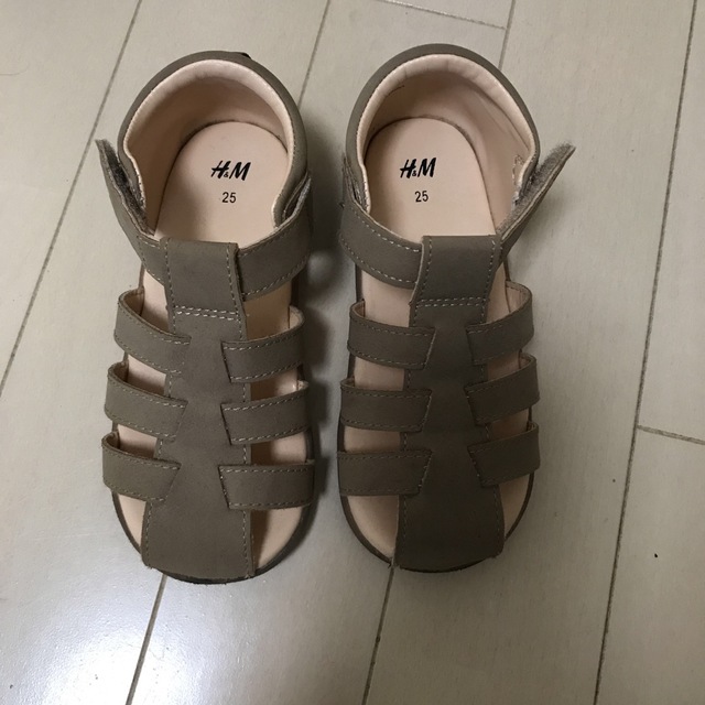 H&M(エイチアンドエム)のH&M 子供サンダル キッズ/ベビー/マタニティのキッズ靴/シューズ(15cm~)(サンダル)の商品写真