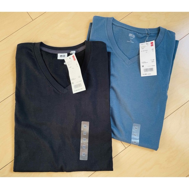 UNIQLO(ユニクロ)の【新品】ユニクロ　VネックT メンズのトップス(Tシャツ/カットソー(半袖/袖なし))の商品写真