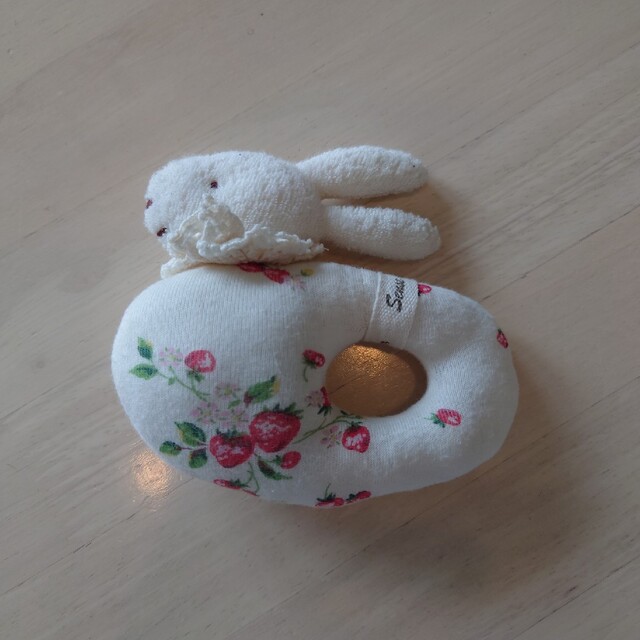 うさぎ型ラトル キッズ/ベビー/マタニティのおもちゃ(がらがら/ラトル)の商品写真