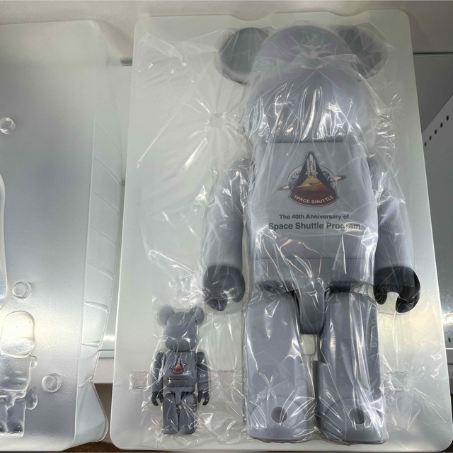 BE@RBRICK(ベアブリック)のSPACE SHUTTLE BE@RBRICK 100％ & 400％ エンタメ/ホビーのフィギュア(その他)の商品写真