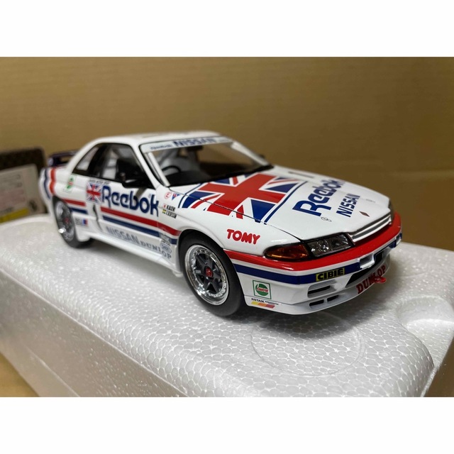 トミーテック 1/24 ハセミモータスホーツ リーボック スカイライン R32-