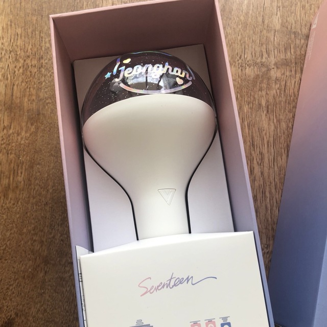 SEVENTEEN(セブンティーン)のSEVENTEEN OFFICIAL LIGHT STICK エンタメ/ホビーの声優グッズ(ペンライト)の商品写真