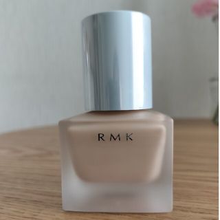 アールエムケー(RMK)のRMKリクイドファンデーション　102(ファンデーション)