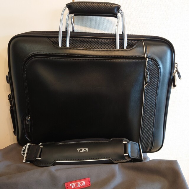 【極美品】TUMI 95503001ARRIVE HANNOVERスリムブリーフ | フリマアプリ ラクマ