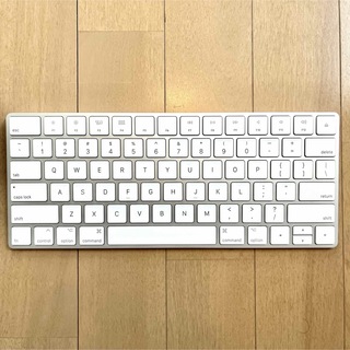 アップル(Apple)のマジックキーボード Magic Keyboard US MLA22LL/A(PC周辺機器)