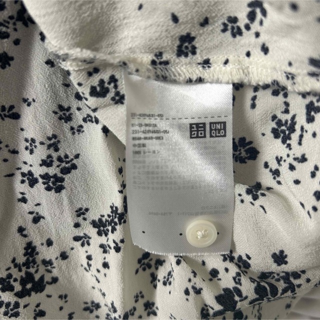 UNIQLO(ユニクロ)のユニクロ花柄シャツ レディースのトップス(シャツ/ブラウス(長袖/七分))の商品写真