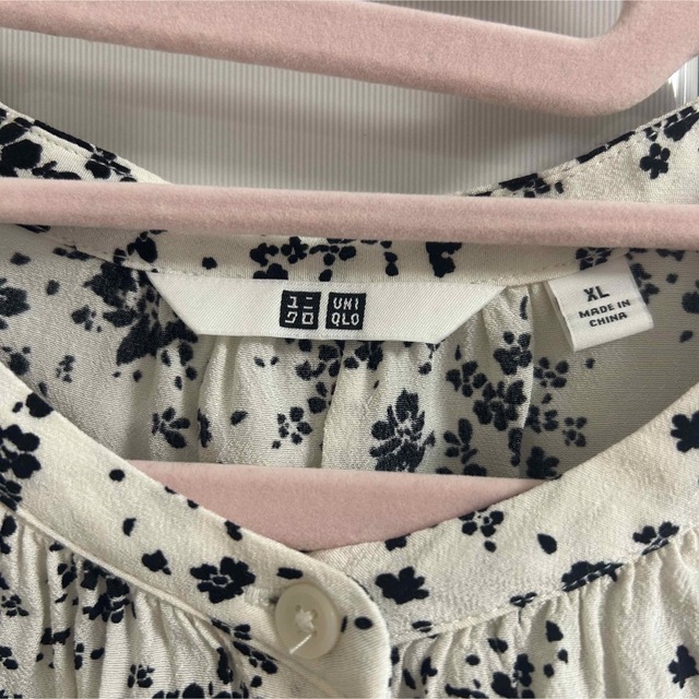 UNIQLO(ユニクロ)のユニクロ花柄シャツ レディースのトップス(シャツ/ブラウス(長袖/七分))の商品写真