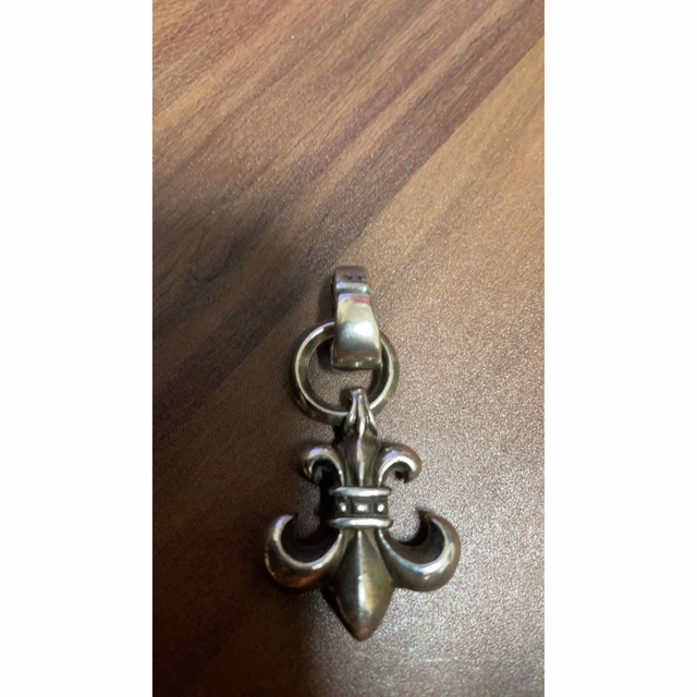 Chrome Hearts(クロムハーツ)のCHROME HEARTS クロムハーツ プレーンベイル フレアペンダントトップ メンズのアクセサリー(ネックレス)の商品写真