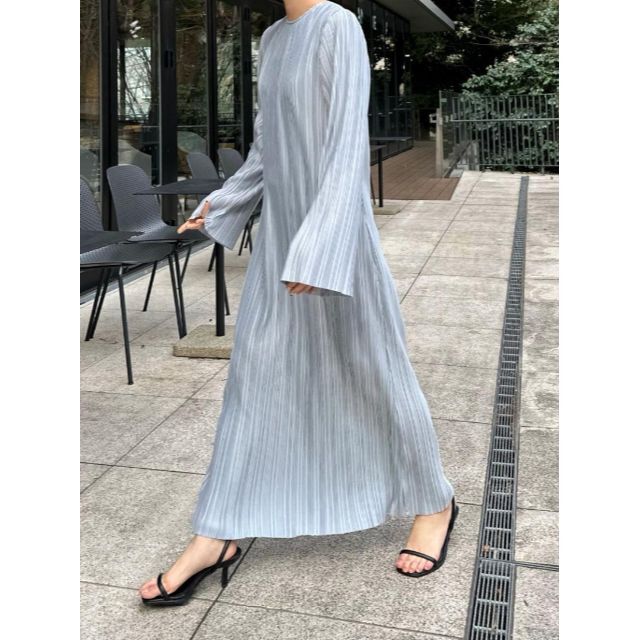 完売品 新品 ClaSTEllaR PLEATED LONG DRESS ブルー