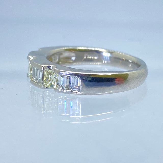 新品【VSクラス】高品質バゲットダイヤ！大粒1.11カラット エタニティリング レディースのアクセサリー(リング(指輪))の商品写真