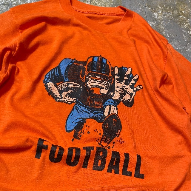 70s unknown ヴィンテージtシャツ USA製 オレンジ フットボール メンズのトップス(Tシャツ/カットソー(半袖/袖なし))の商品写真