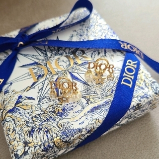 Christian Dior - 正規品 Dio(r)evolution クリップイヤリング ホリデー限定デザイン