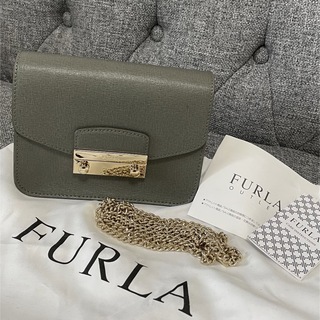 フルラ(Furla)のフルラ メトロポリス チェーンバッグ グレージュ系カラー 美品 袋付き(ハンドバッグ)