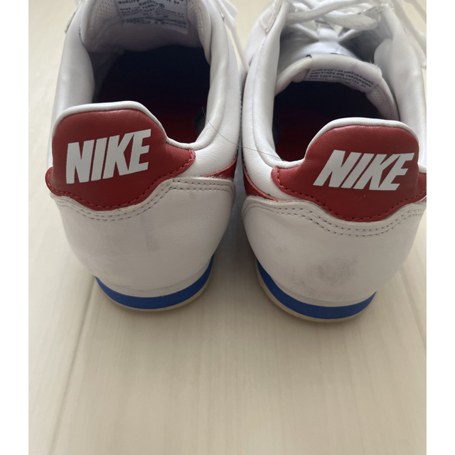 NIKE(ナイキ)のNIKE CLASSIC CORTEZ ナイキ コルテッツ 白赤  24.5cm レディースの靴/シューズ(スニーカー)の商品写真