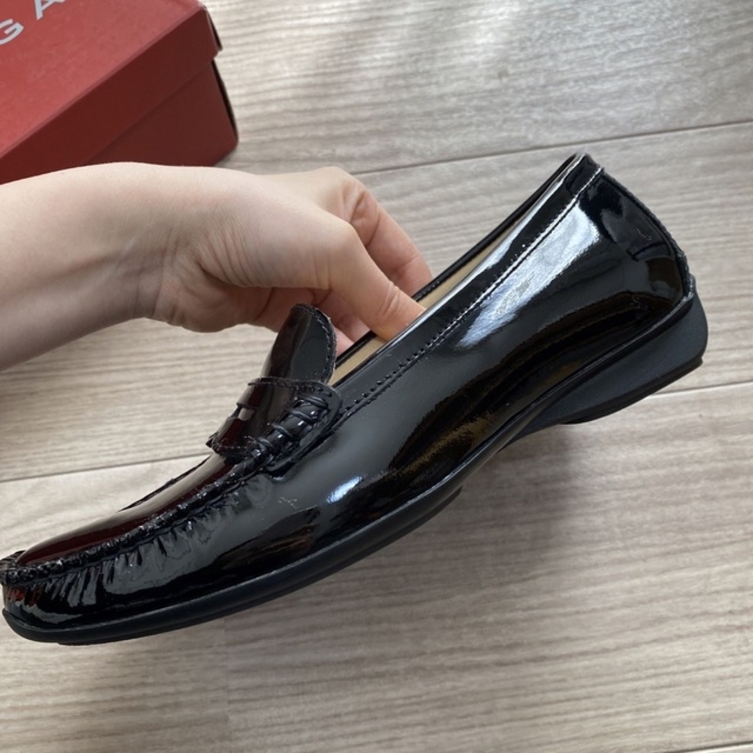 REGAL(リーガル)のリーガル　エナメル　ローファー　黒　22.5 レディースの靴/シューズ(ローファー/革靴)の商品写真