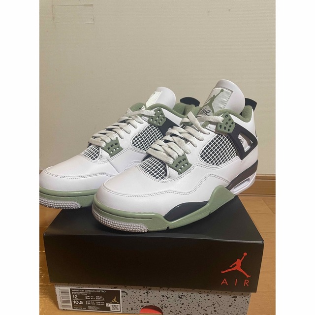 Nike WMNS Air Jordan 4 "Oil Green"