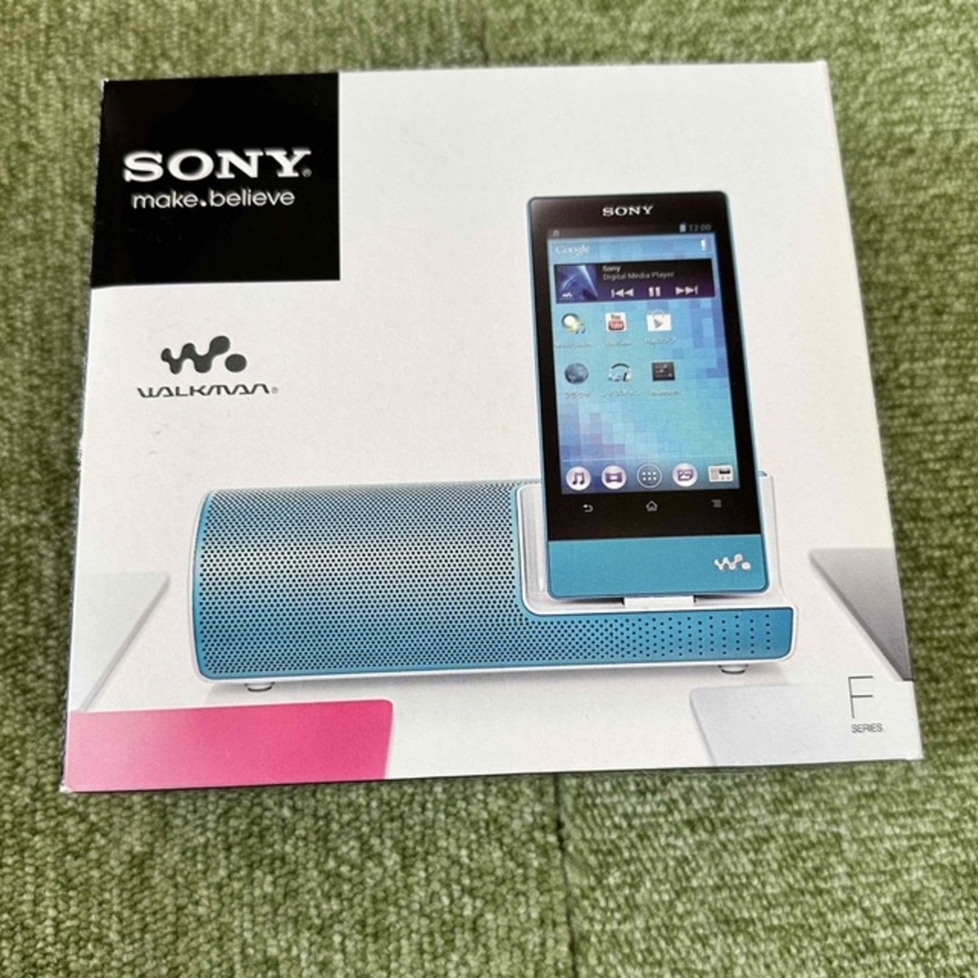 SONY(ソニー)の【更新】ウォークマン　NW-F805K  16GB ビビットピンク スマホ/家電/カメラのオーディオ機器(ヘッドフォン/イヤフォン)の商品写真