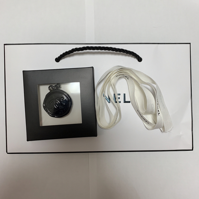 CHANEL - CHANEL ノベルティ キーホルダー チャーム ショッパー おまけ付きの通販 by とんすけ????プロフ????断捨離セール中|シャネル ならラクマ