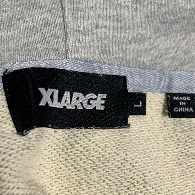 XLARGE(エクストララージ)の【人気デザイン】 エクストララージ センター刺繍 ワッペン ストリート パーカー メンズのトップス(パーカー)の商品写真