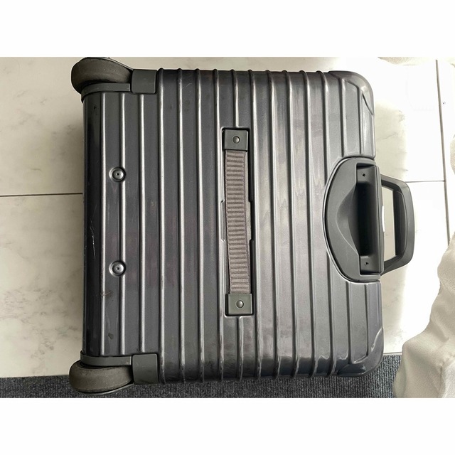 RIMOWA(リモワ)のRIMOWA リモワ Salsa Deluxe ビジネストロリー レディースのバッグ(スーツケース/キャリーバッグ)の商品写真