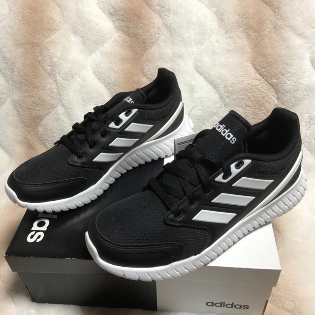 新品未使用　adidas アディダス　スニーカー　靴