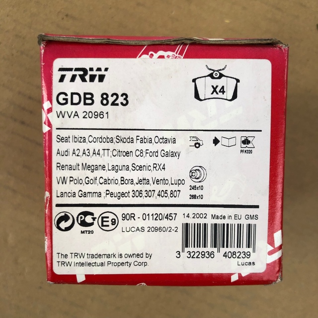 VW ゴルフ / アウディTRWブレーキパッド GDB823 リア 左右セット 4