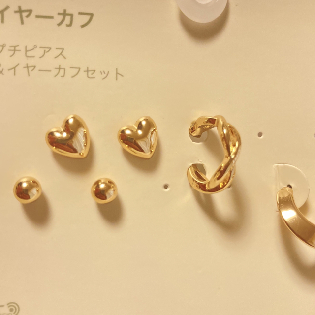 GU(ジーユー)の4点セット ピアス ポストピアス キャッチ イヤーカフ ゴールド アクセサリー レディースのアクセサリー(ピアス)の商品写真