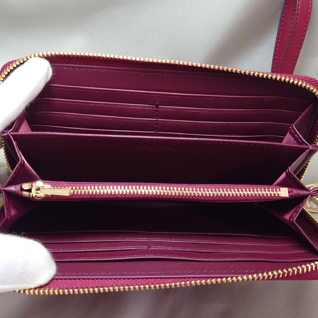 ✨新品未使用✨❤️かわいい❤️COACH シグネチャー ラウンドファスナー❤️
