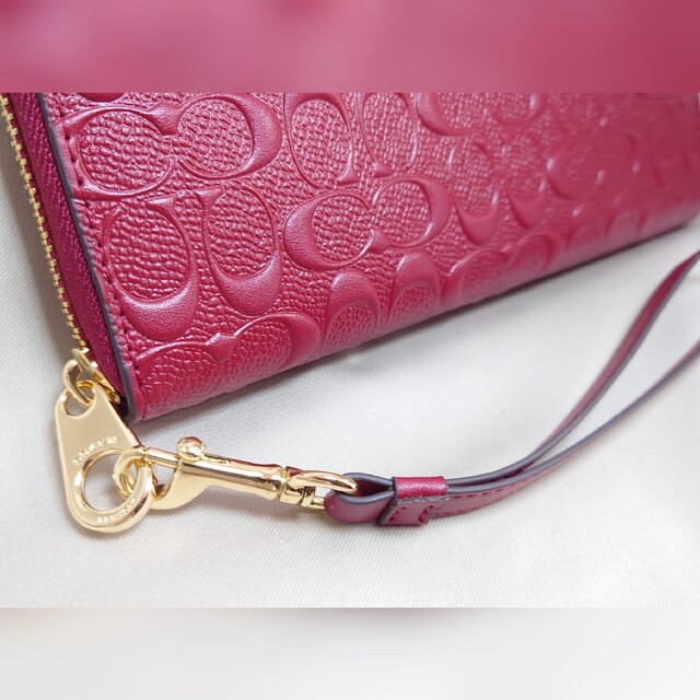 ✨新品未使用✨❤️かわいい❤️COACH シグネチャー ラウンドファスナー❤️