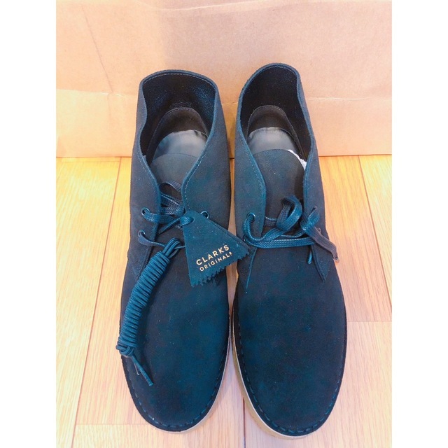 Clarks(クラークス)の【新品】CLARKS クラークス ワラビーブーツ ブラック 26.5 メンズの靴/シューズ(ブーツ)の商品写真