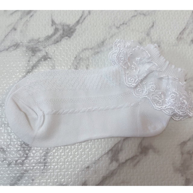 子どもくつ下♡白 レース付き靴下♡child socks★15-17cm キッズ/ベビー/マタニティのこども用ファッション小物(靴下/タイツ)の商品写真
