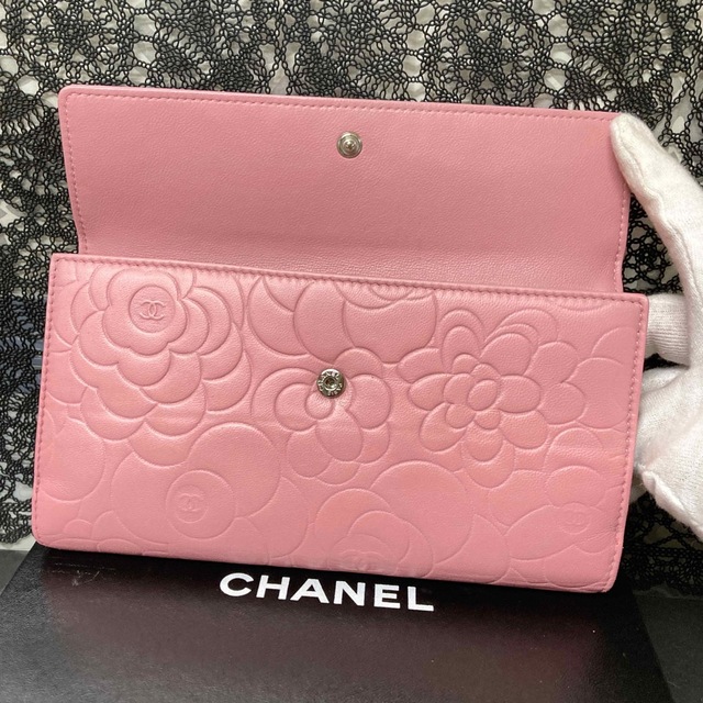 CHANEL(シャネル)の正規品★極美品 シャネル 長財布 カメリア ラムスキン ピンク Wフラップ レディースのファッション小物(財布)の商品写真