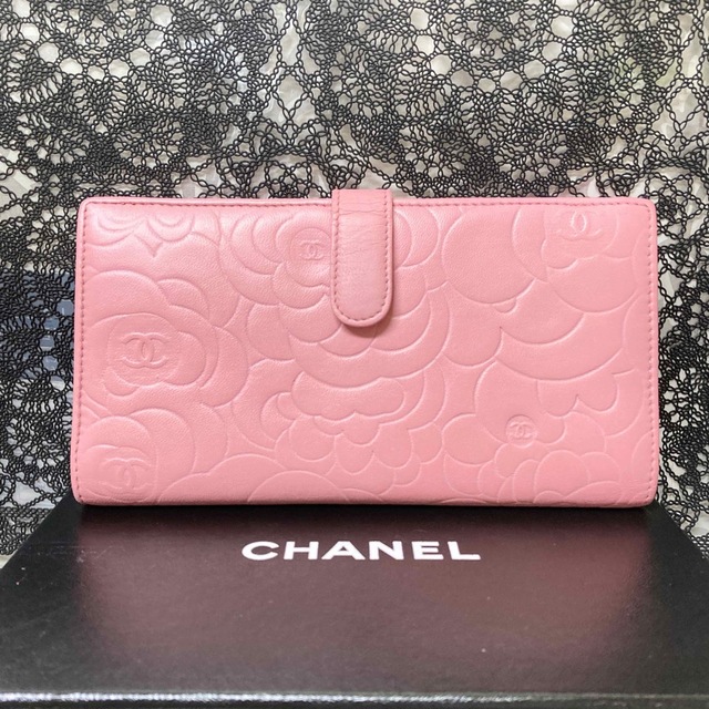 CHANEL(シャネル)の正規品★極美品 シャネル 長財布 カメリア ラムスキン ピンク Wフラップ レディースのファッション小物(財布)の商品写真