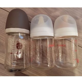 【美品】【最終値下げ】哺乳瓶　ガラス　160ml　3本セット+おまけ付(哺乳ビン)