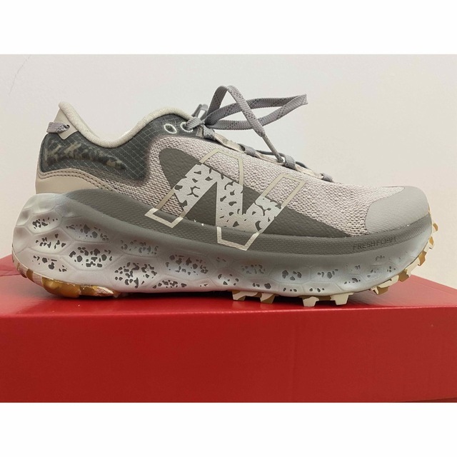 newbalance FRESH FOAM MORE TRAIL V2 グレー