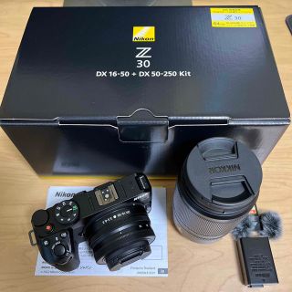 ニコン(Nikon)の【美品】ニコン Z 30 ダブルズームキット(ミラーレス一眼)